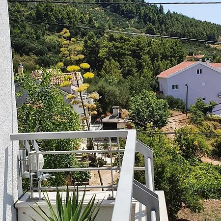 Dora Apartmán