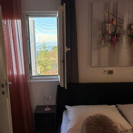 Dora マカルスカ